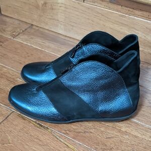 Arche Leather And Suede Jolia Front Zip Booties
